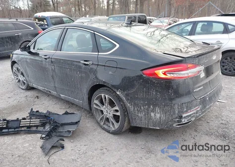 2020 Ford Fusion Titanium z USA, uszkodzony, nr VIN 3FA6P0D97LR191912